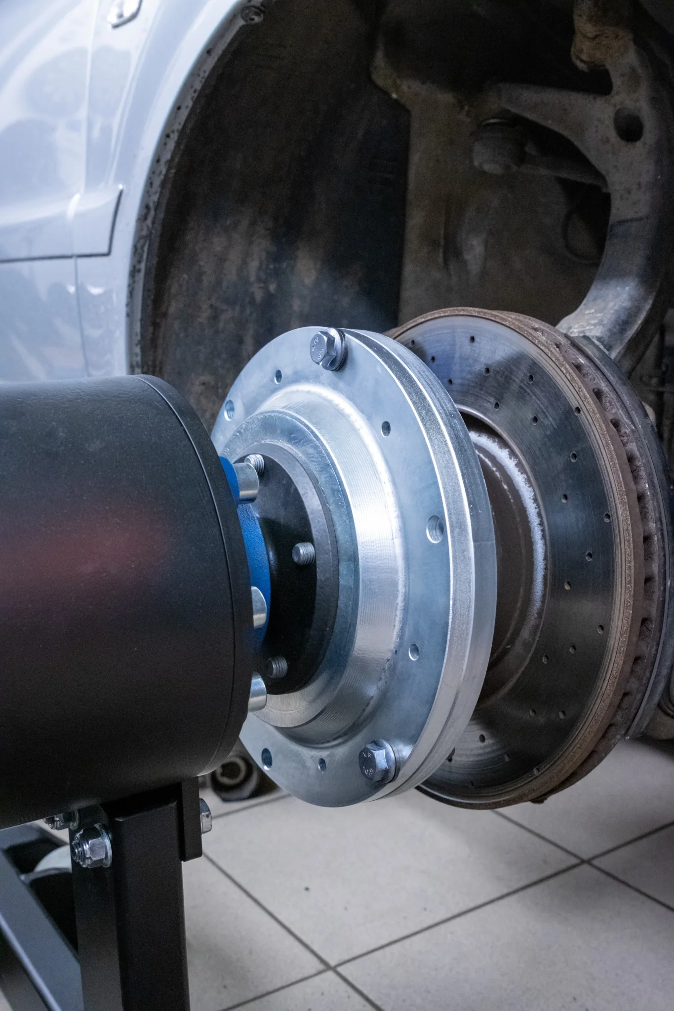 Kamuto Productions hub dyno installed on vehicle