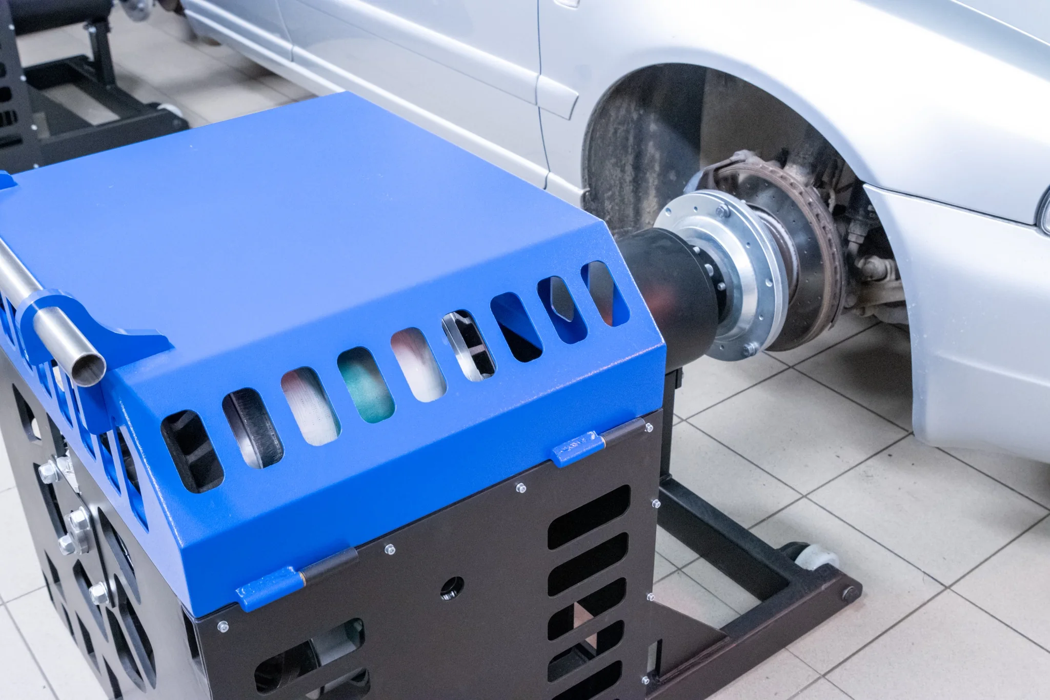 Kamuto Productions hub dyno connected to vehicle